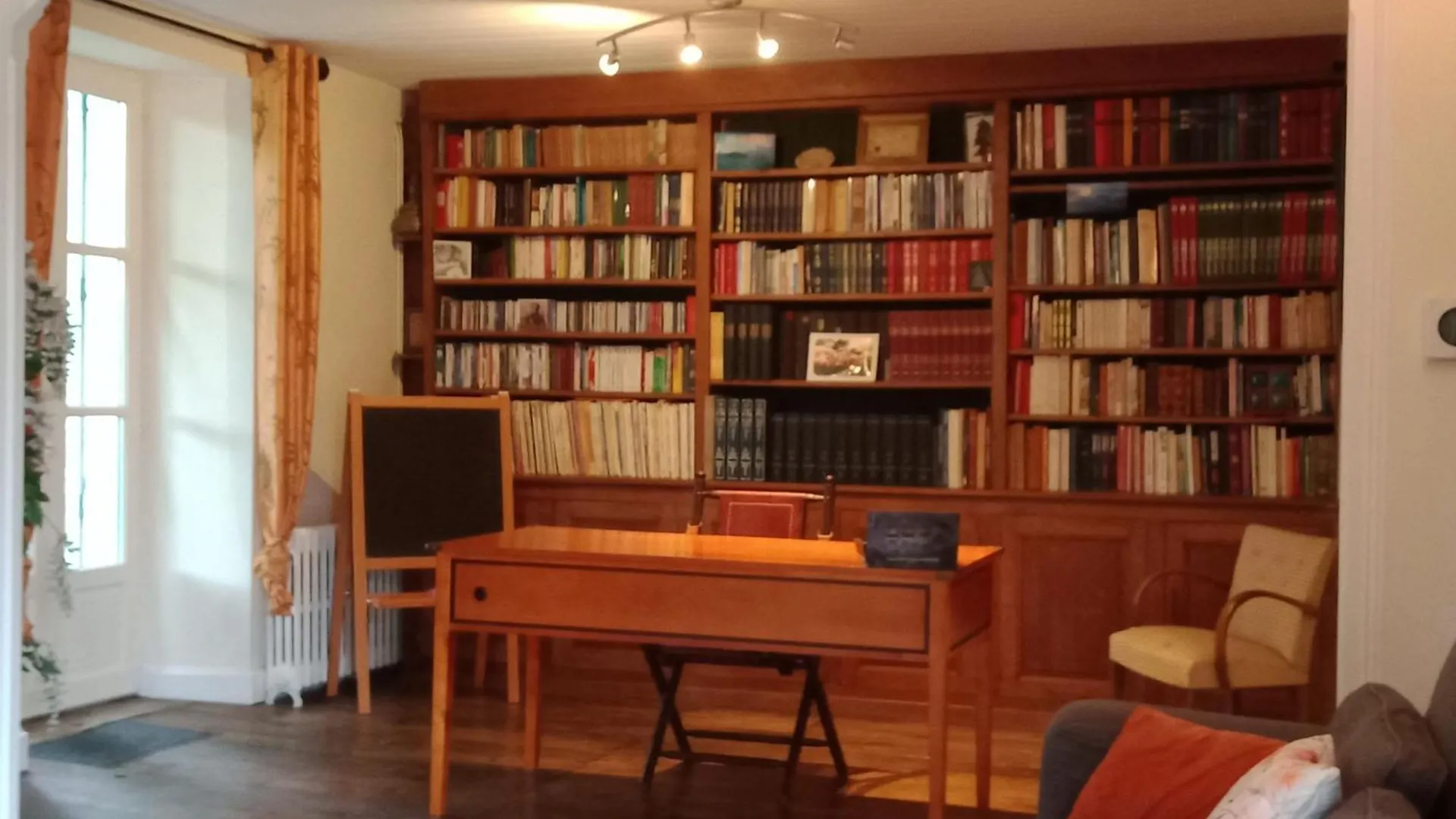 Holiday home Superbe Maison De Maitre Vebret