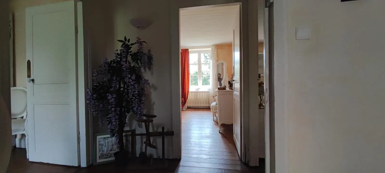 Holiday home Superbe Maison De Maitre Vebret