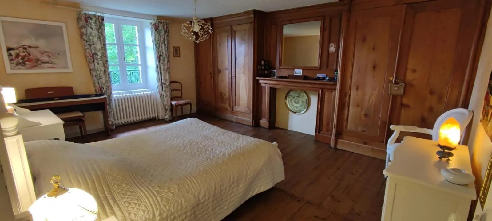 Superbe Maison De Maitre Vebret 0*,  France