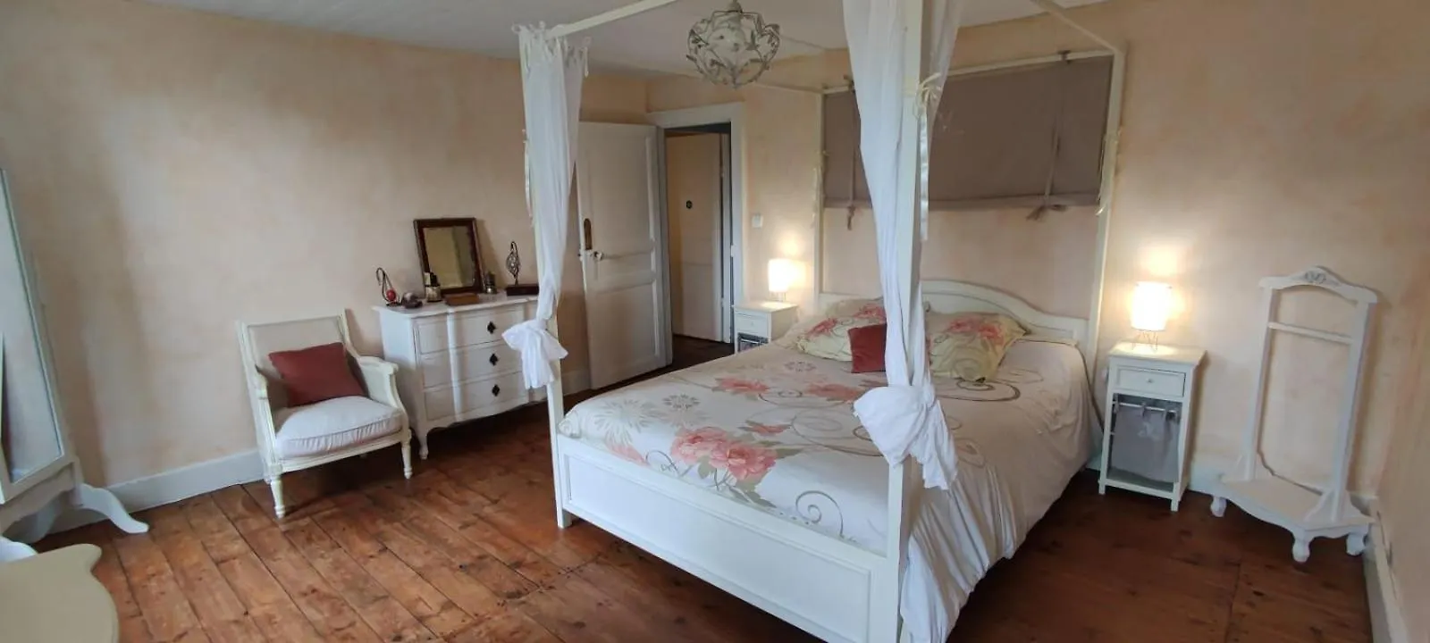 Superbe Maison De Maitre Vebret 0*,